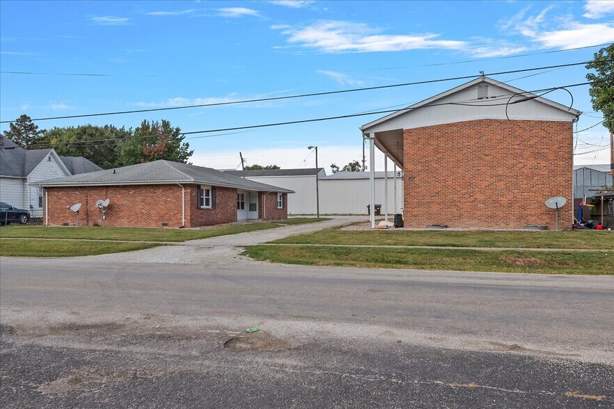 More Photos Of 507 Washington St, Pawnee Apartments For Sale