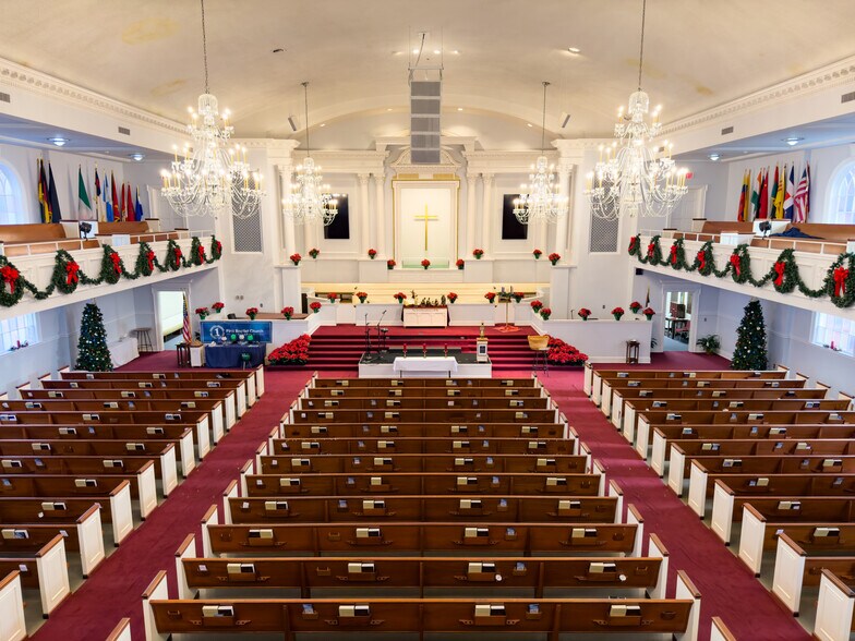 More Photos Of 634 Main St, Forest Park Flex For Sale