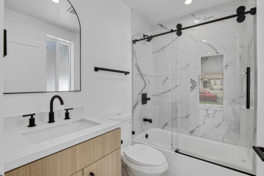 More Photos Of 10826 Hesby St, North Hollywood Apartments For Sale