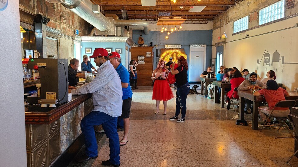 More Photos Of 221 6th St N, Texas City General Retail For Sale