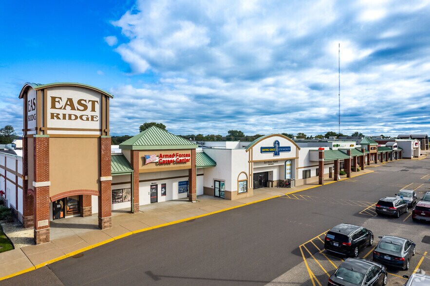 More Photos Of 2221 Highland Ave, Eau Claire Storefront For Lease