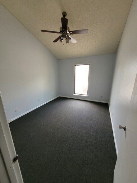 More Photos Of 4714 Nuckols Crossing Rd, Austin Warehouse For Lease