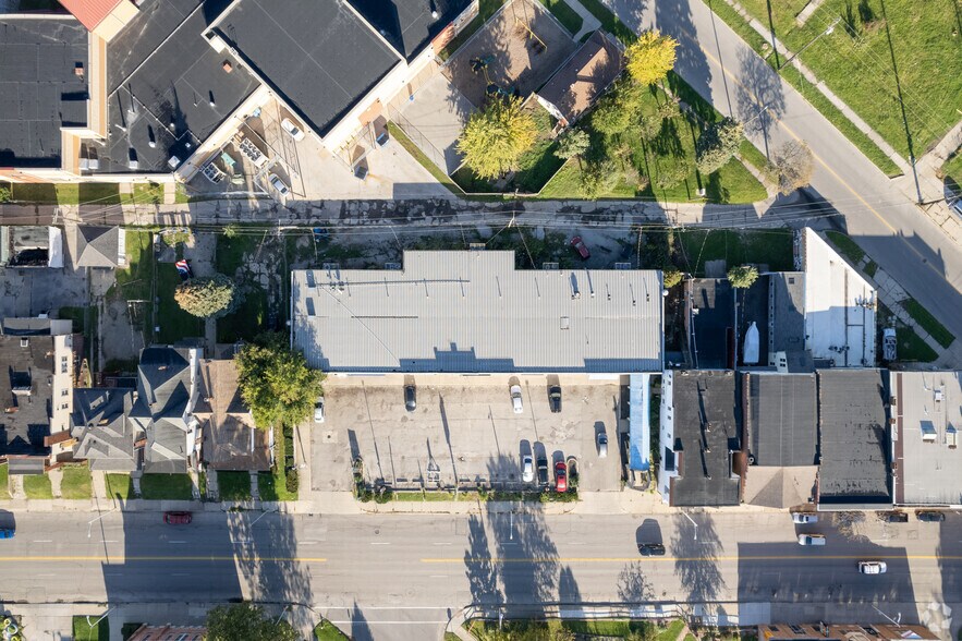 More Photos Of 1244-1256 Broadway St, Toledo Storefront For Lease