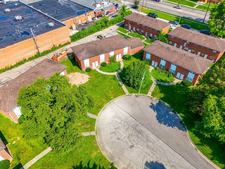 More Photos Of 3105 Clairpoint Ct, Columbus Apartments For Sale