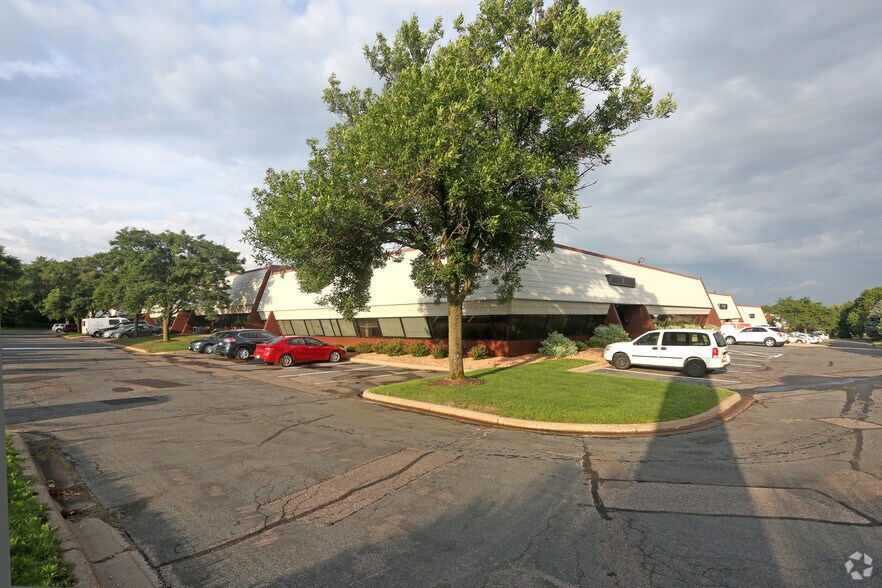 More Photos Of 1408 Northland Dr, Mendota Heights Research And Development For Lease