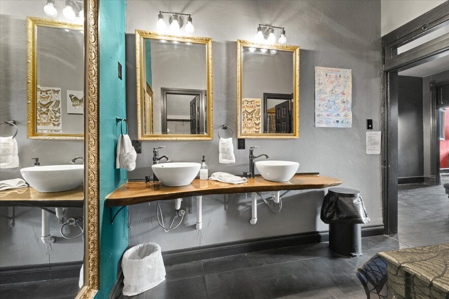 More Photos Of 301 Victor Ave, Victor Hotel For Sale