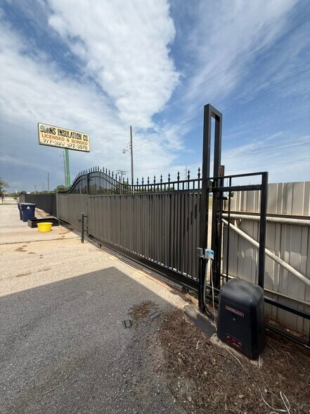 More Photos Of 2317 S Eastern Ave, Oklahoma City Warehouse For Lease