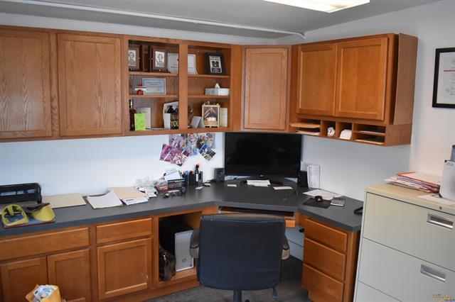 More Photos Of 1508 Mount Rushmore Rd, Rapid City Office For Sale