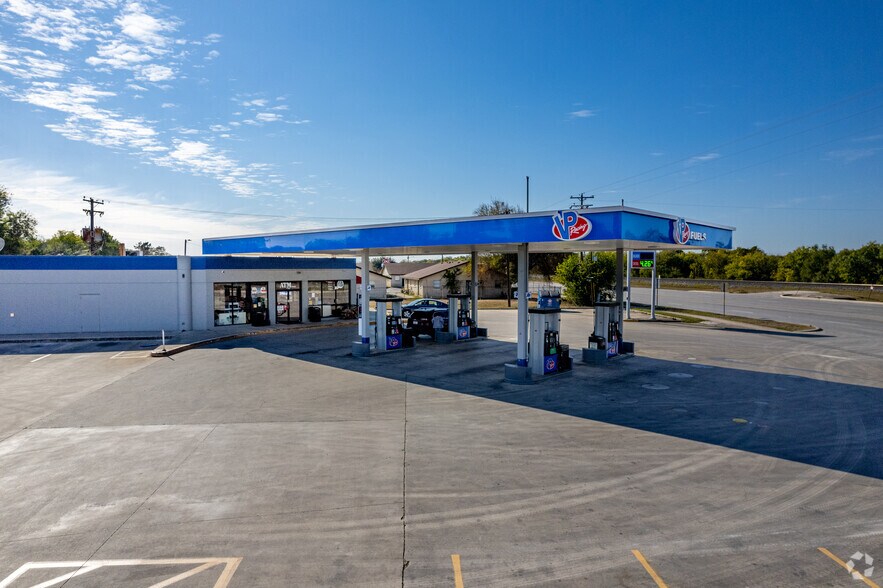 More Photos Of 1190-1196 FM 78, Schertz General Retail For Lease