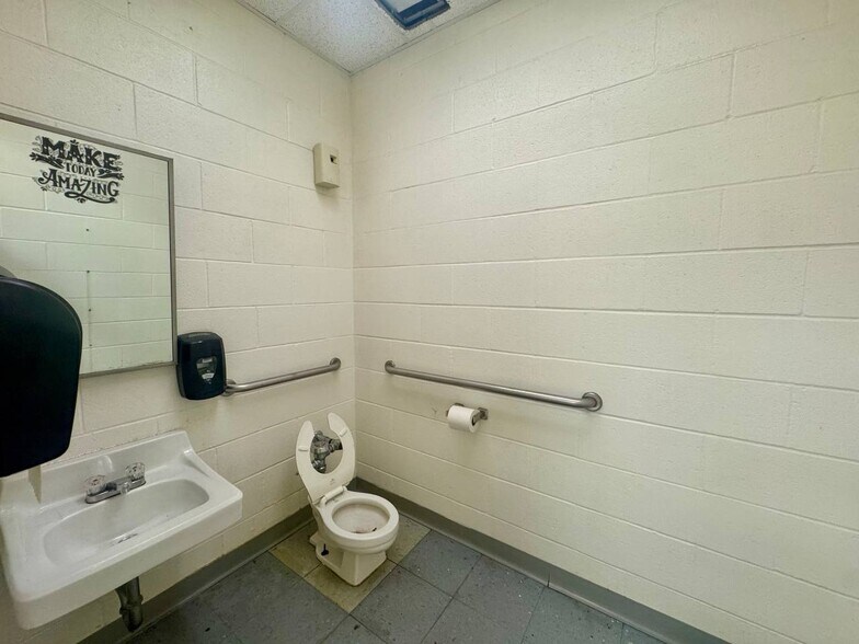 More Photos Of 111 W College Ave, Shelbina Schools For Sale