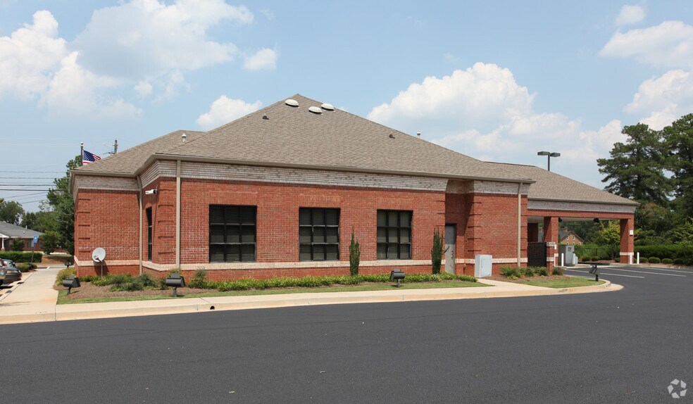 More Photos Of 865 Ga-20/81 Hwy, McDonough Bank For Sale