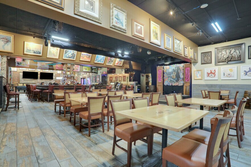 More Photos Of 11475 San Jose Blvd, Jacksonville Bar For Sale