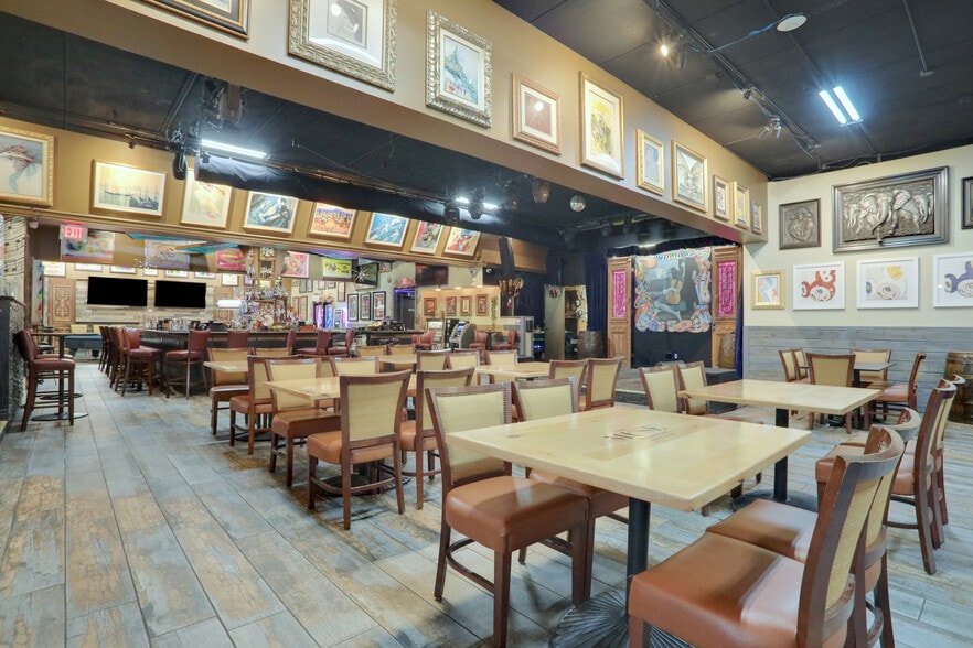 More Photos Of 11475 San Jose Blvd, Jacksonville Bar For Sale