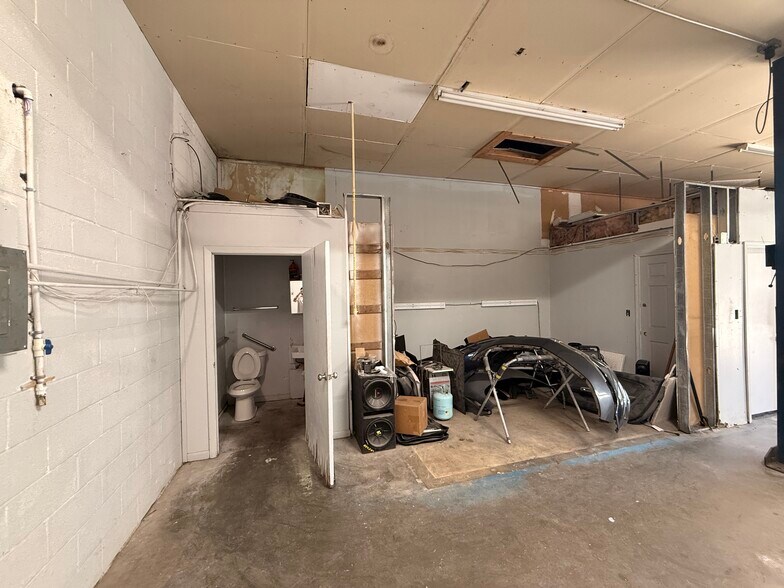 More Photos Of 1911 Old Covington Rd NE, Conyers Warehouse For Sale