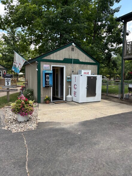 More Photos Of 7332 S M-37, Baldwin Hotel For Sale