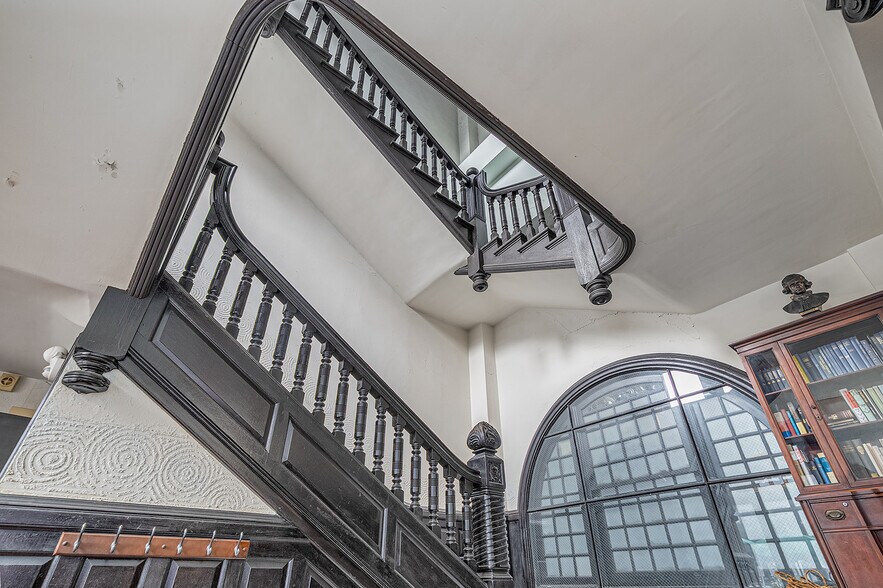 More Photos Of 100 E Bay St, Savannah Lodge Meeting Hall For Sale