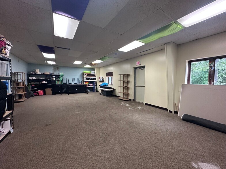 More Photos Of 2883 Aero Park Dr, Traverse City Warehouse For Sale