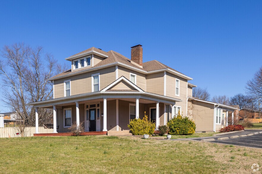 Primary Photo Of 4610 Central Ave Pike, Knoxville Coworking Space