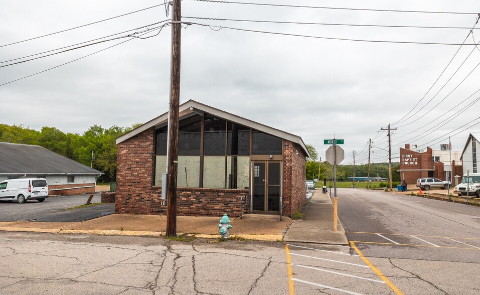More Photos Of 217 North St, Waynesville General Retail For Sale