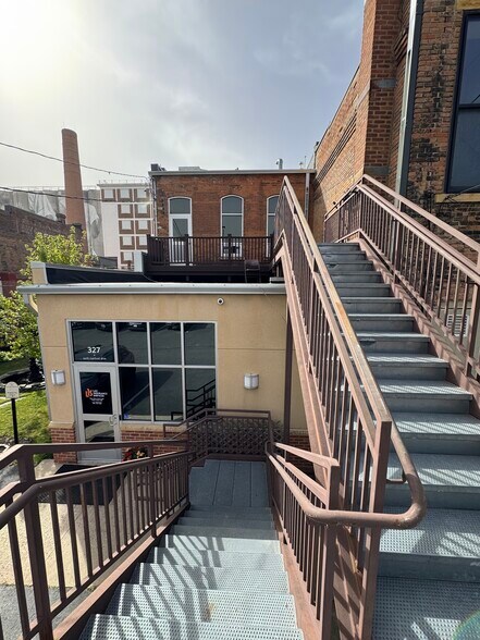 More Photos Of 327 N Riverfront Dr, Mankato Storefront Retail Residential For Sale