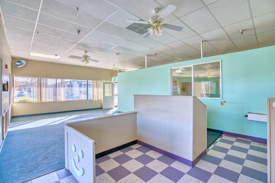 More Photos Of 5280 Spine Rd, Boulder General Retail For Lease