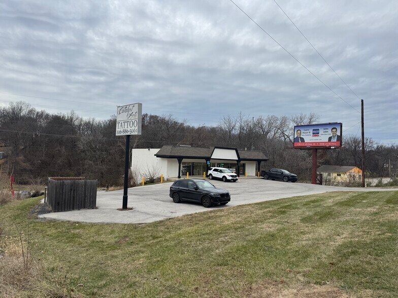 More Photos Of 2854 S 291 Hwy, Independence General Retail For Sale