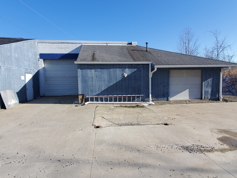 More Photos Of 6550 W Ridge Rd, Erie Warehouse For Lease