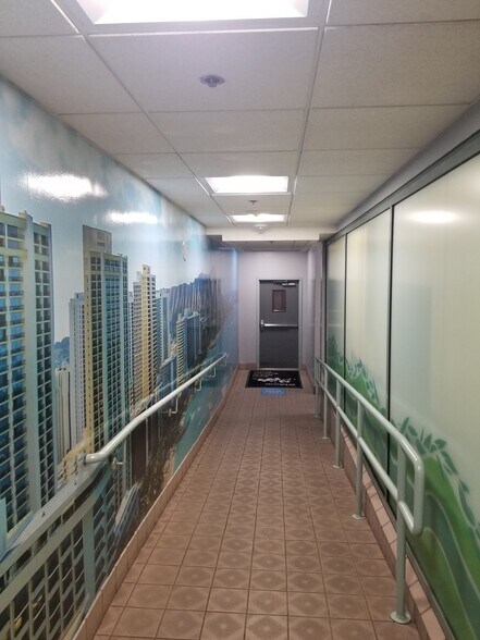 More Photos Of 460 Ena Rd, Honolulu Office For Lease