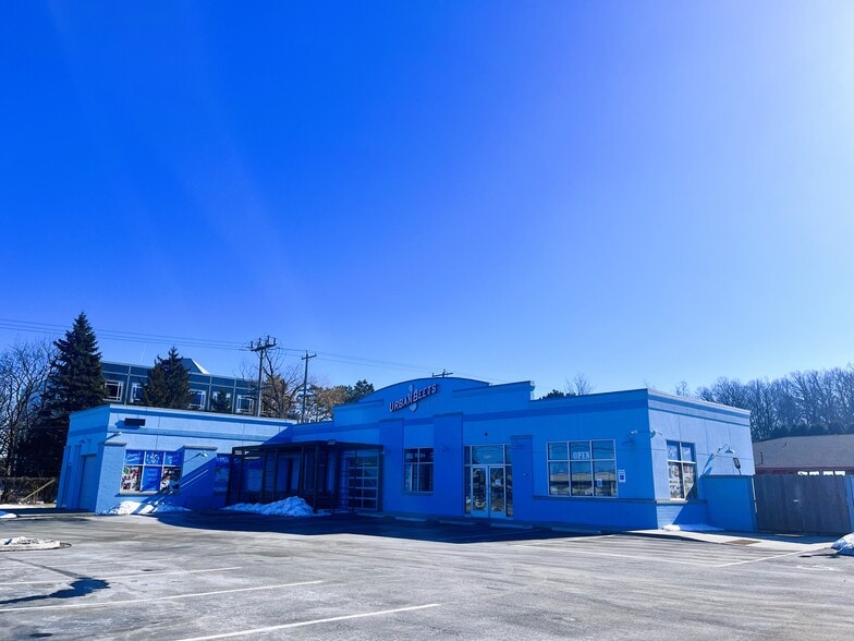 More Photos Of 5091 W Brown Deer Rd, Milwaukee Freestanding For Sale