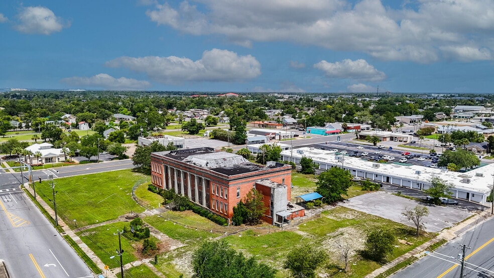 More Photos Of 101 E 7th St, Panama City Schools For Sale