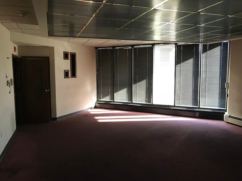 More Photos Of 540 Mayer St, Bridgeville Manufacturing For Lease