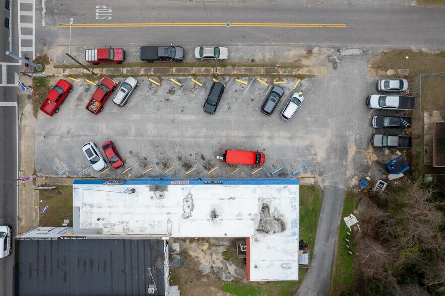 More Photos Of 2401 W Cervantes St, Pensacola General Retail For Sale