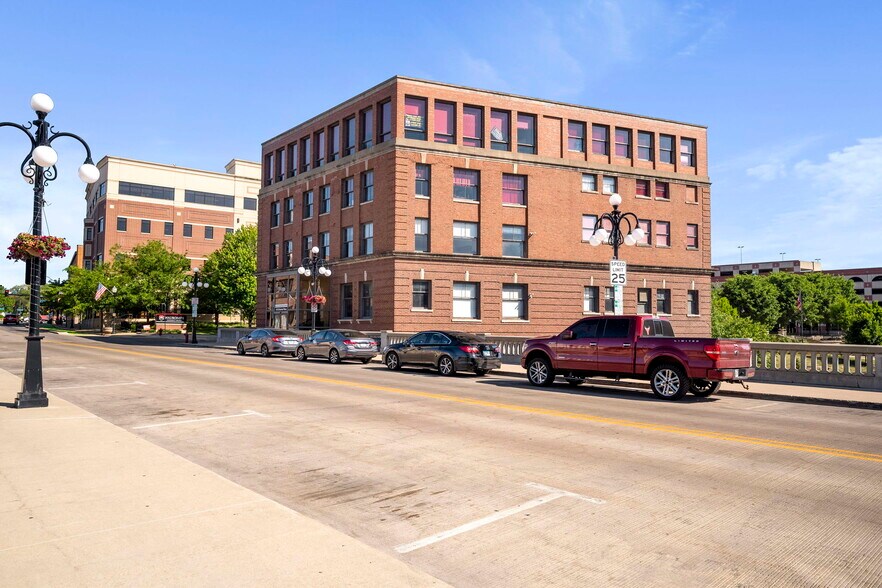 More Photos Of 31 W Downer Pl, Aurora Office For Sale