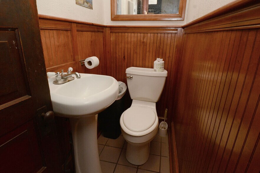 More Photos Of 101 S Main St, Richlandtown Restaurant For Sale