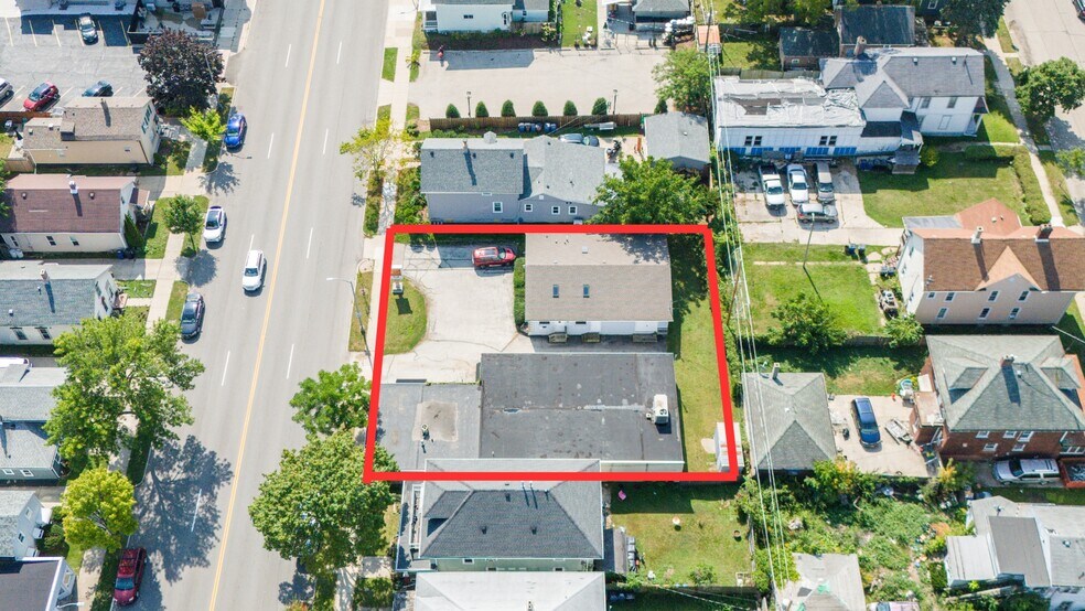 More Photos Of 1318-1324 N Main St, Racine Storefront Retail Office For Sale
