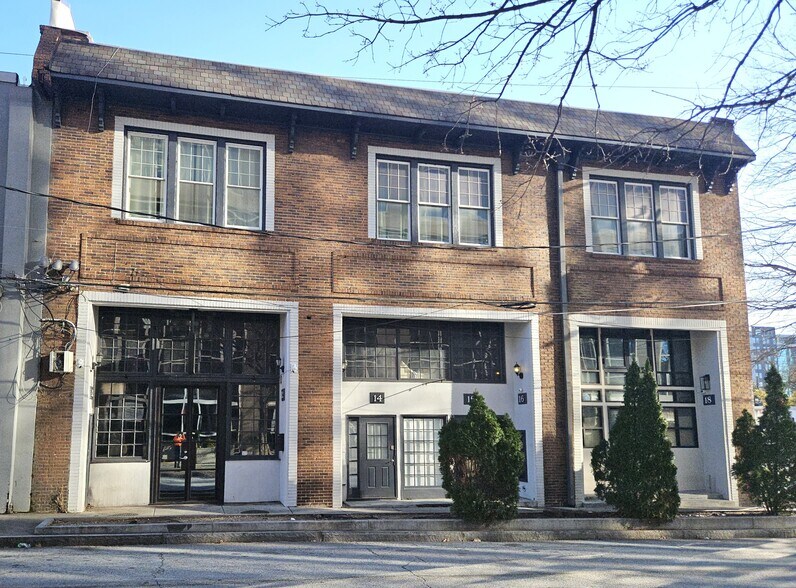 More Photos Of 12 W Peachtree Pl, Atlanta Storefront For Sale