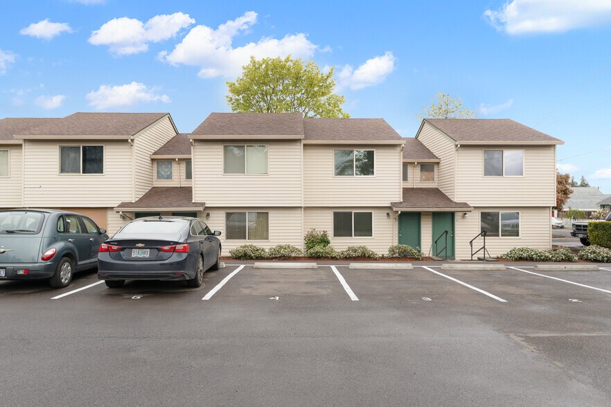 More Photos Of 430 Metzler St, Molalla Apartments For Sale