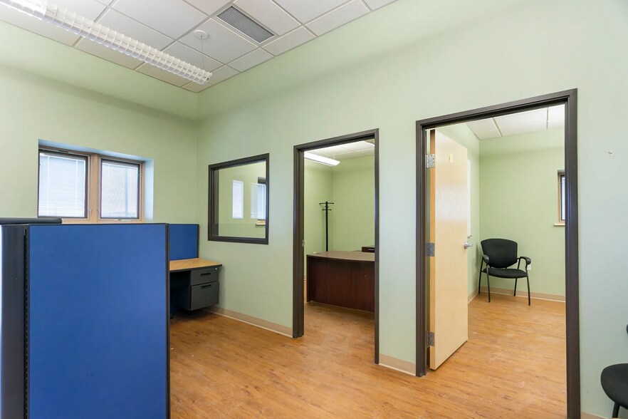 More Photos Of 3183 Highway 22 N, Dickinson Warehouse For Lease
