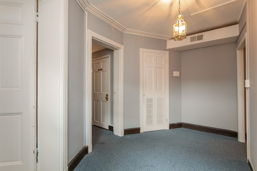 More Photos Of 18 W Franklin St, Baltimore Office Residential For Sale