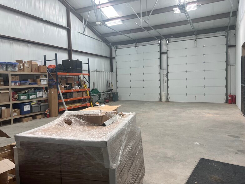 More Photos Of 6413 N State Highway 349, Midland Warehouse For Lease