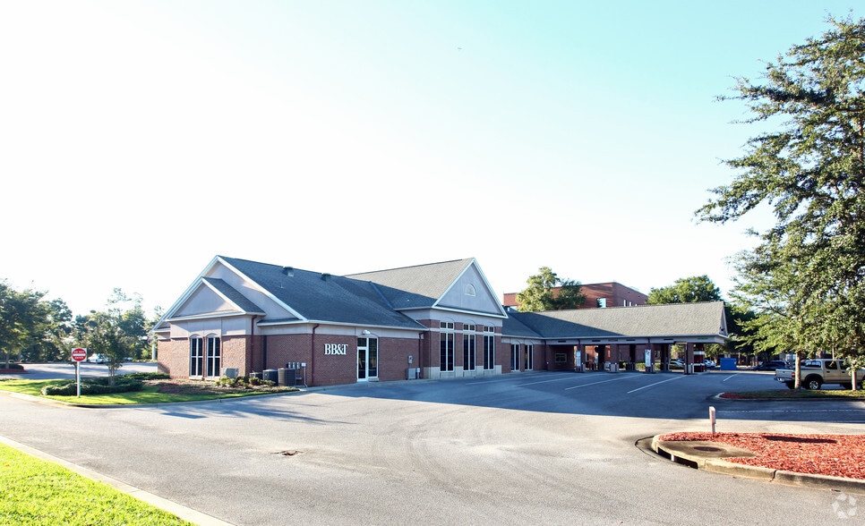 More Photos Of 5061 N 12th Ave, Pensacola Bank For Lease
