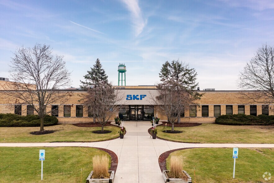 More Photos Of 900 N State St, Elgin Manufacturing For Lease