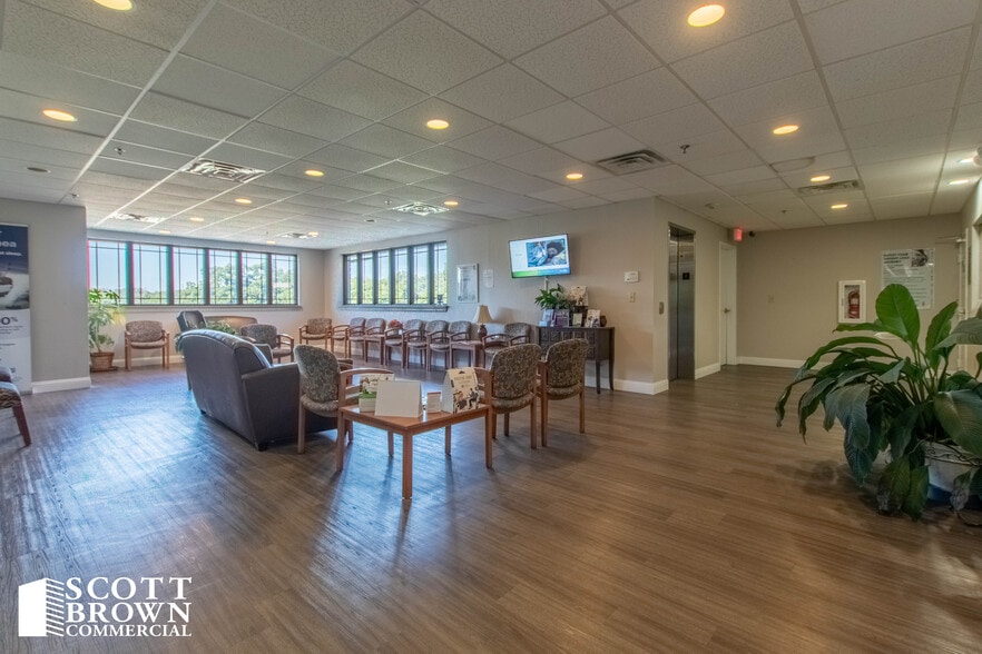 More Photos Of 3200 Colorado Blvd, Denton Healthcare For Lease