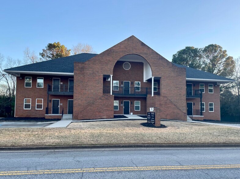 More Photos Of 615 Colonial Park Dr, Roswell Loft Creative Space For Lease