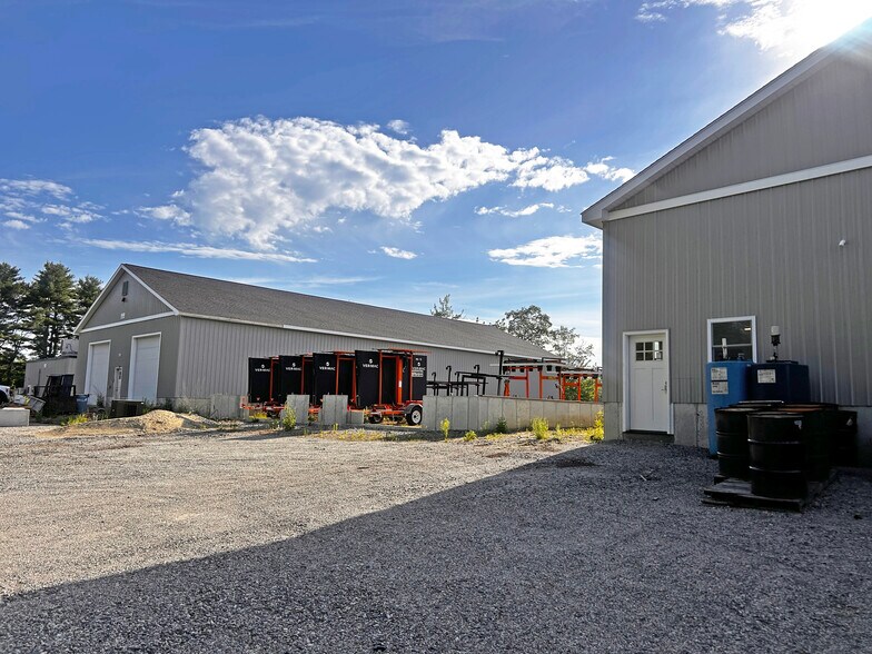 More Photos Of 728 Main St, Richmond Self Storage For Lease
