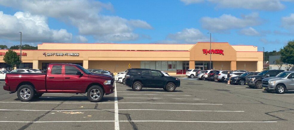 More Photos Of 344 US Highway 9, Lanoka Harbor Unknown For Lease