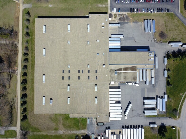 More Photos Of 225 N Daniels Way, Bloomington Refrigeration Cold Storage For Lease