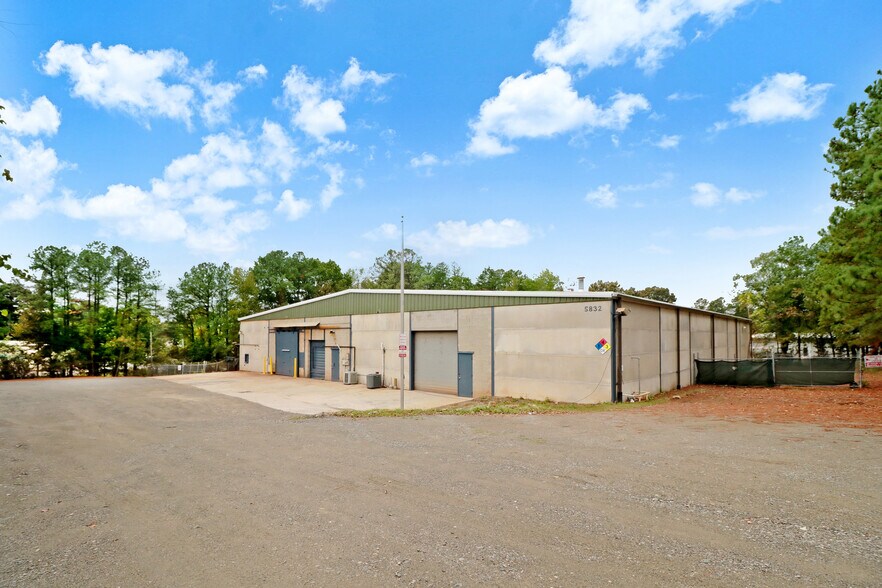 More Photos Of 5832 Lease Ln, Raleigh Manufacturing For Lease