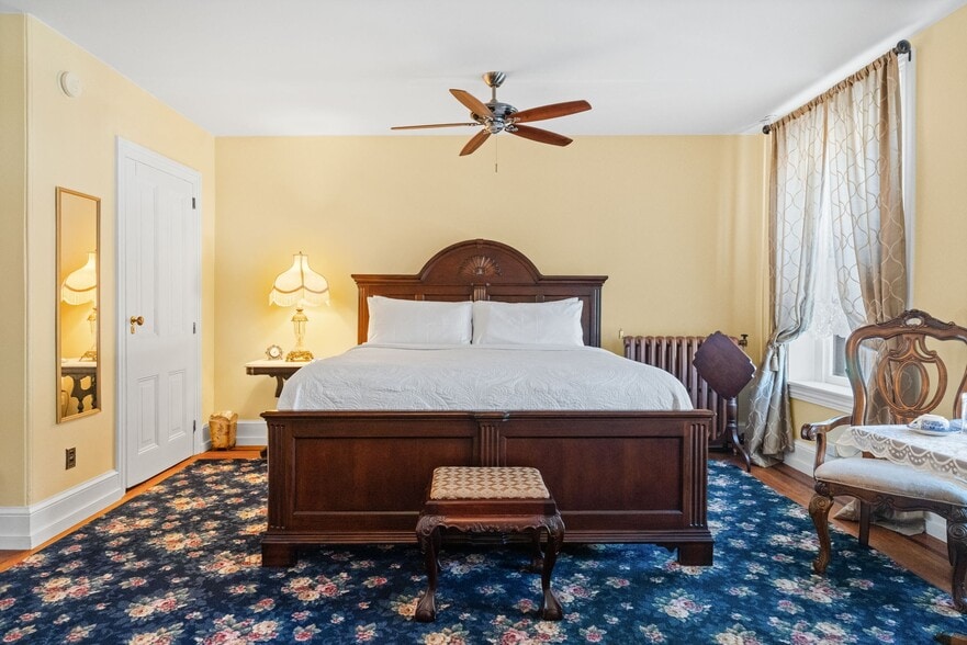 More Photos Of 23-25 Race St, Jim Thorpe Hospitality For Sale