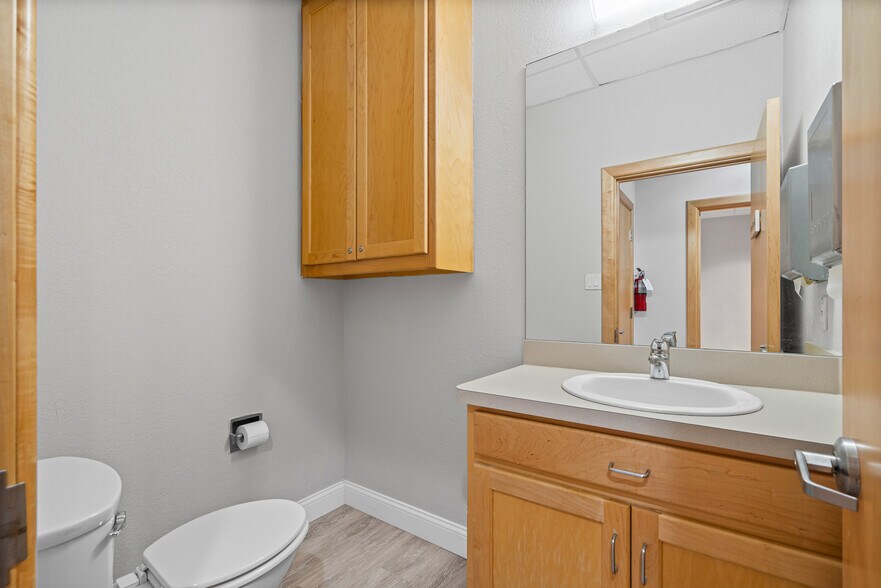 More Photos Of 6221 Colleyville Blvd, Colleyville Medical For Lease